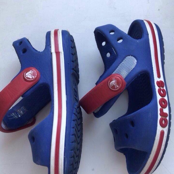 Сандали crocs