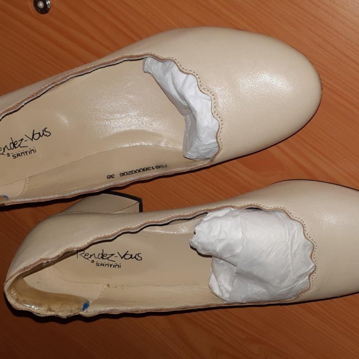 Кожаные туфли.