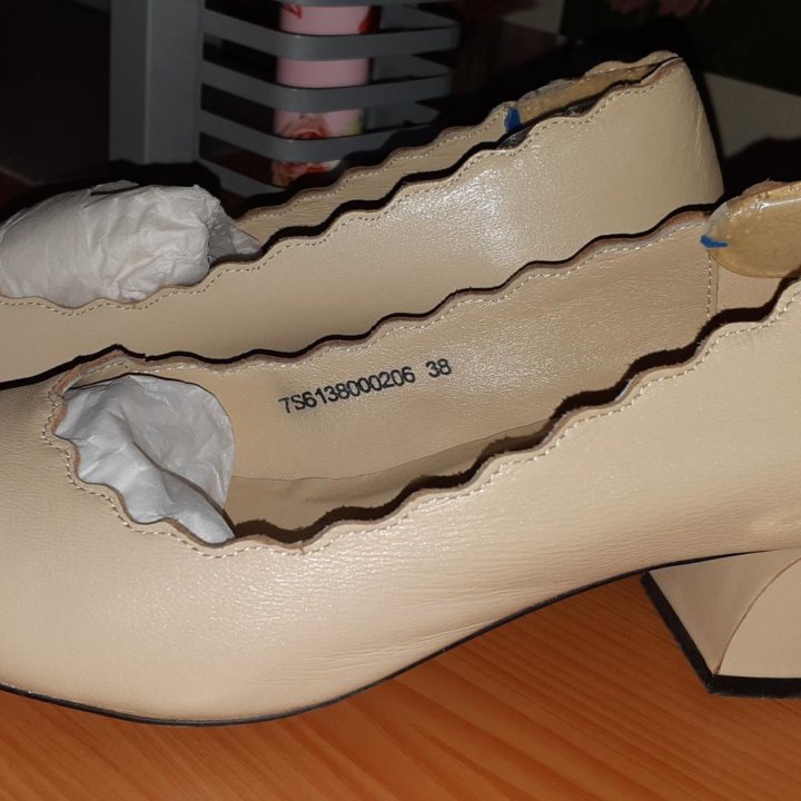 Кожаные туфли.