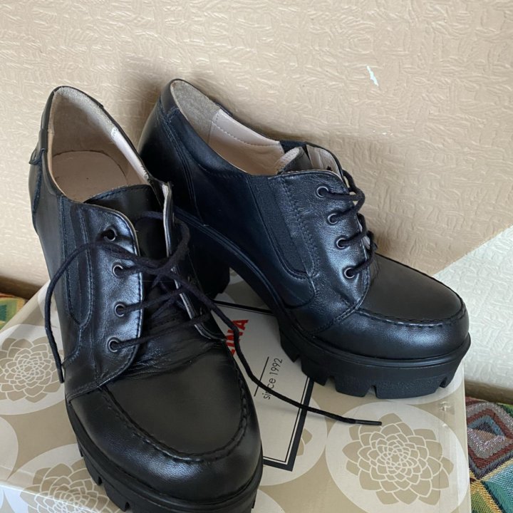 Полуботинки