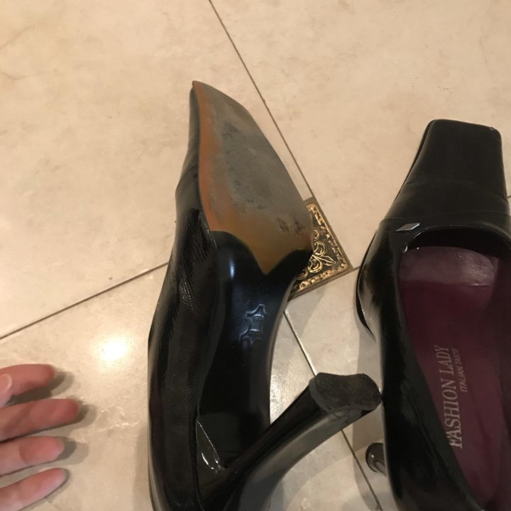 Лакированные туфли