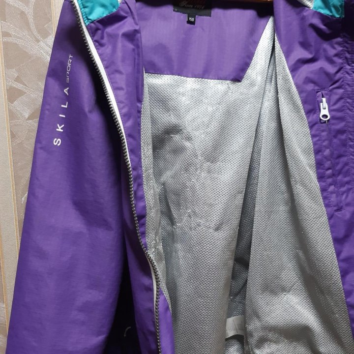 Куртка на дев 8-10 лет