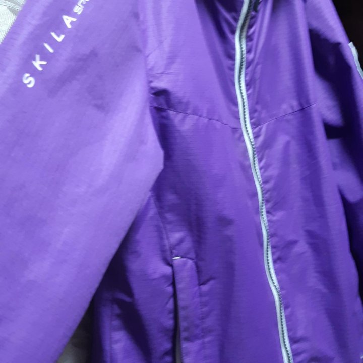 Куртка на дев 8-10 лет