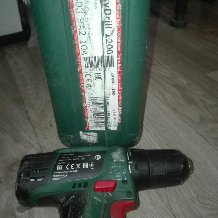 Шуруповерт Bosch easy drill 1200,12 вольт, Li