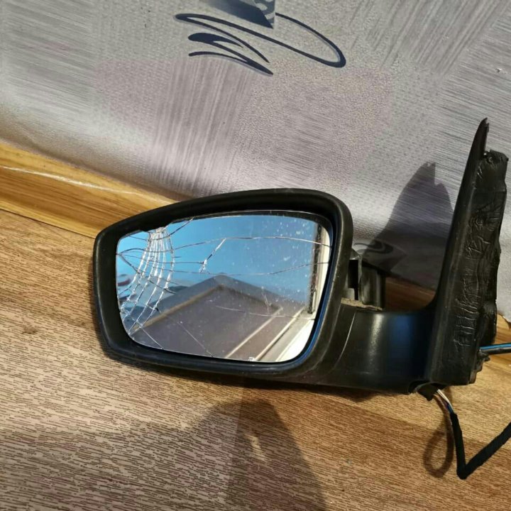 Зеркало на Skoda Rapid(шкода рапид)