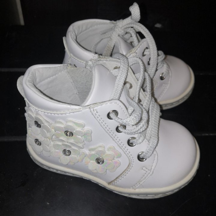 Ботинки для девочки