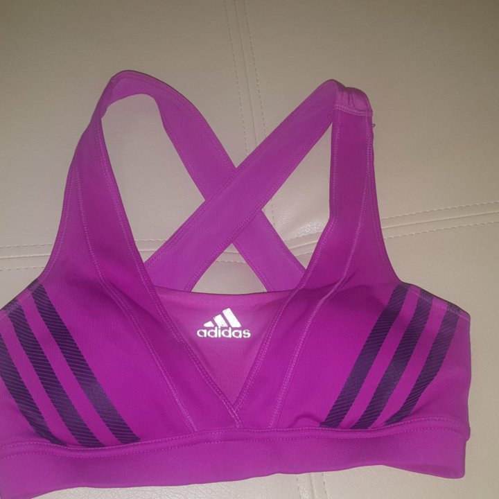 Топ Adidas р. 42