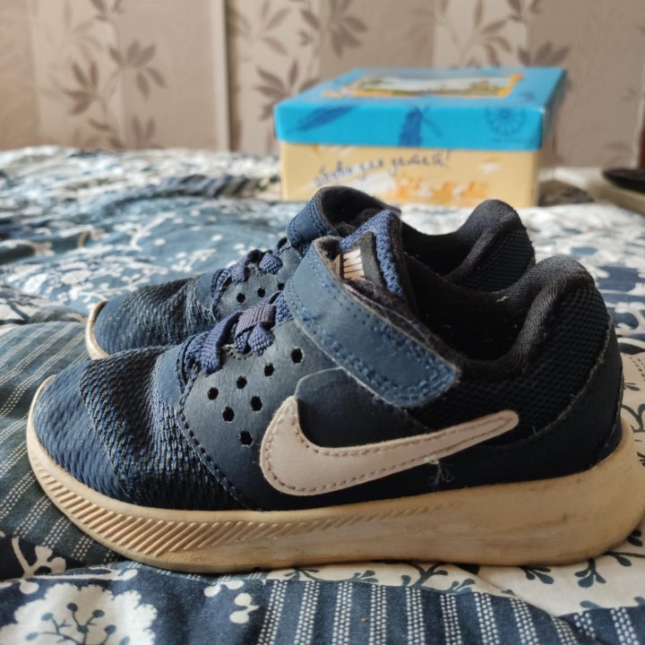 Кроссовки Nike