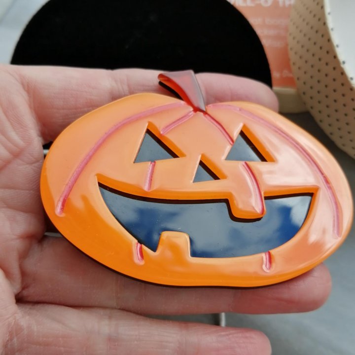 Брошь тыква