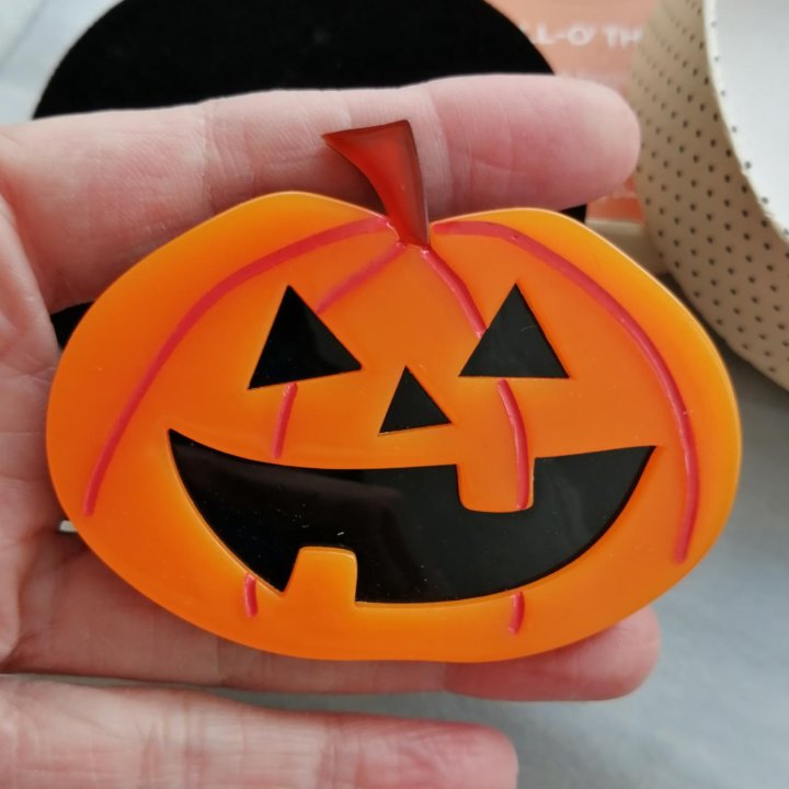 Брошь тыква