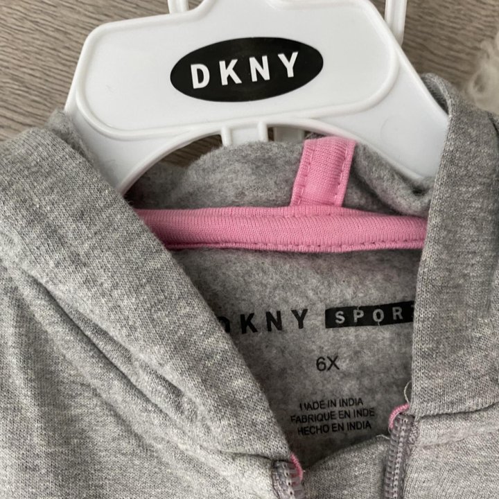Спортивный костюм для девочки DKNY