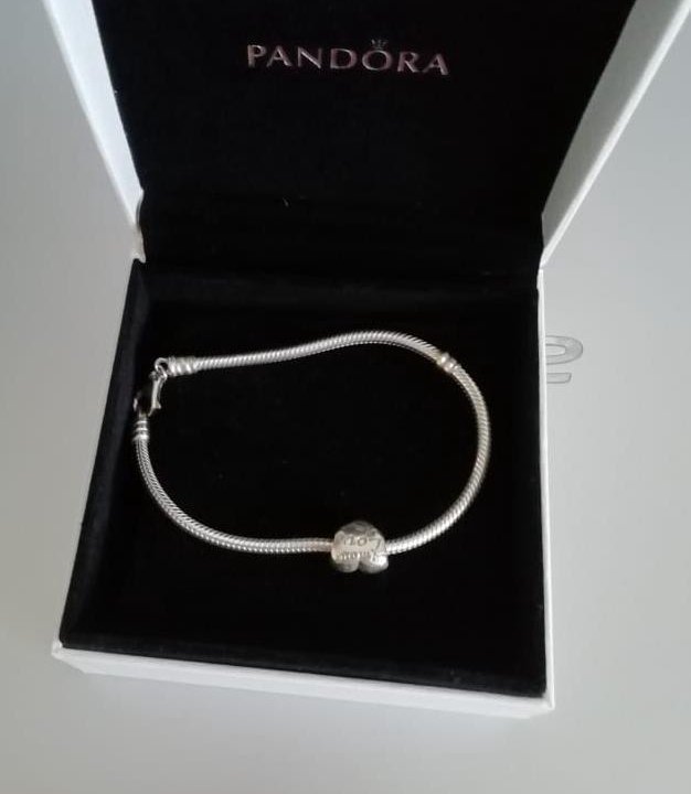 Продаю браслет и шарм Pandora/Пандора