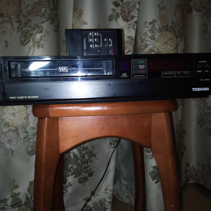 ВИДЕОМАГНИТОФОН TOSHIBA V-83CZ 1988 Г.