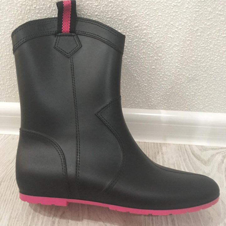 Резиновые сапоги