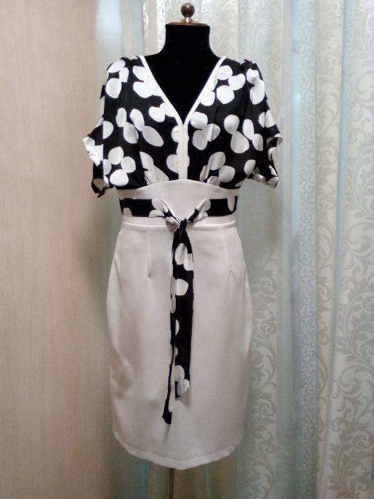 платья новые 46