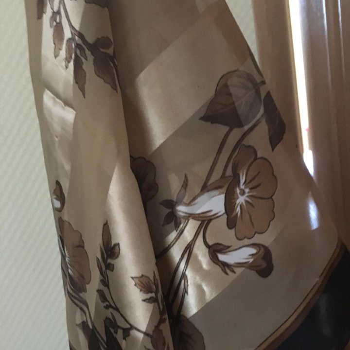 Платки новые.