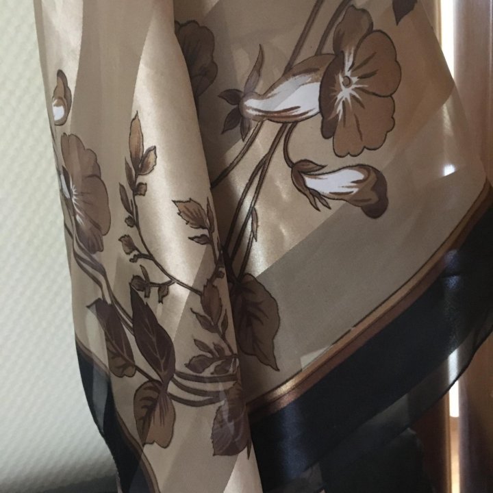 Платки новые.