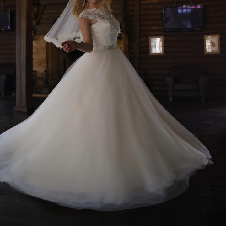 Свадебное платье