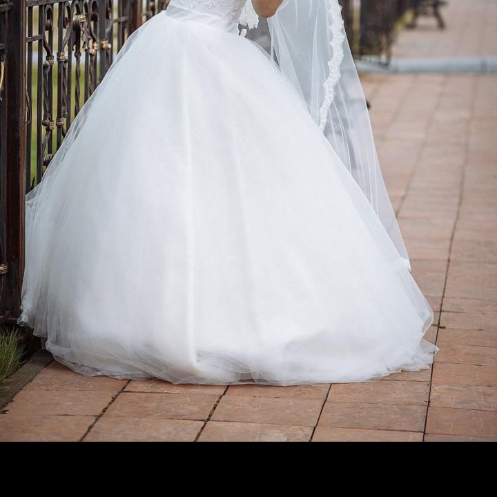 Свадебное платье