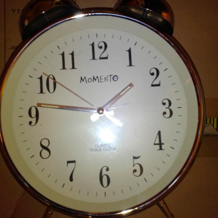 Продам часы будильник