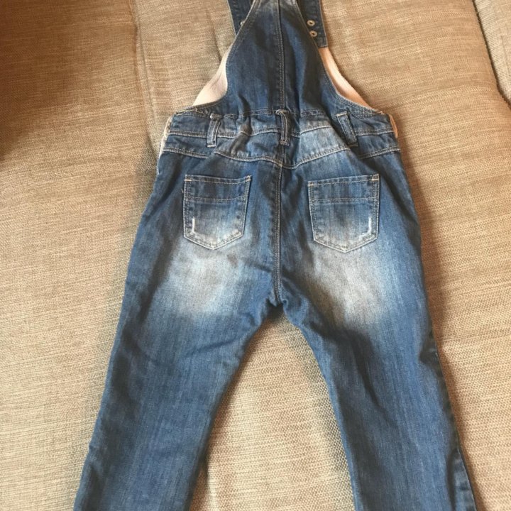 Утеплённый джинсовый полукомбинезон Zara