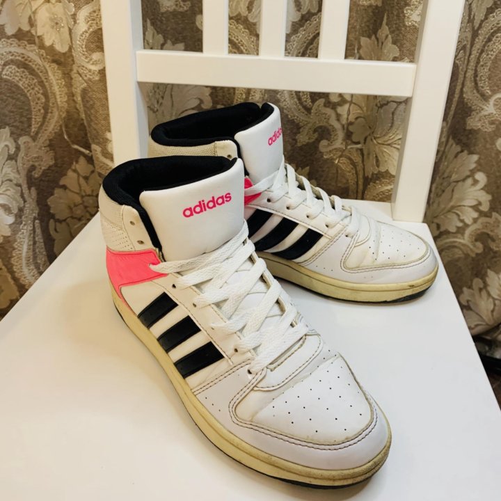 Кроссовки adidas