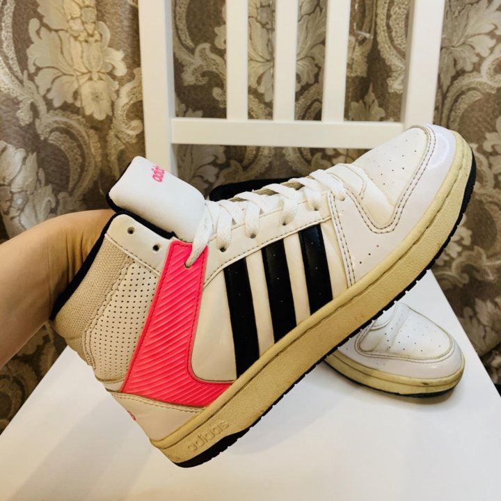 Кроссовки adidas