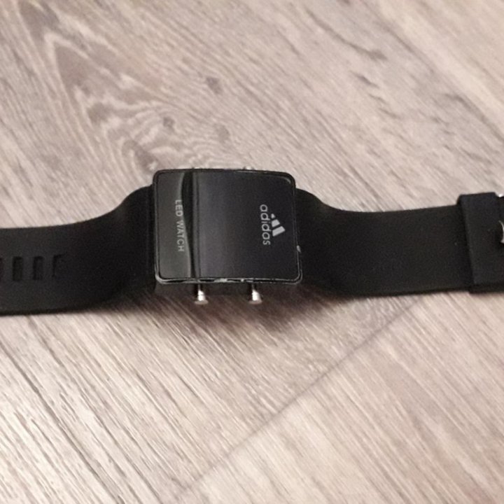 Часы adidas и Фитнес-браслет Xiaomi Mi band 4