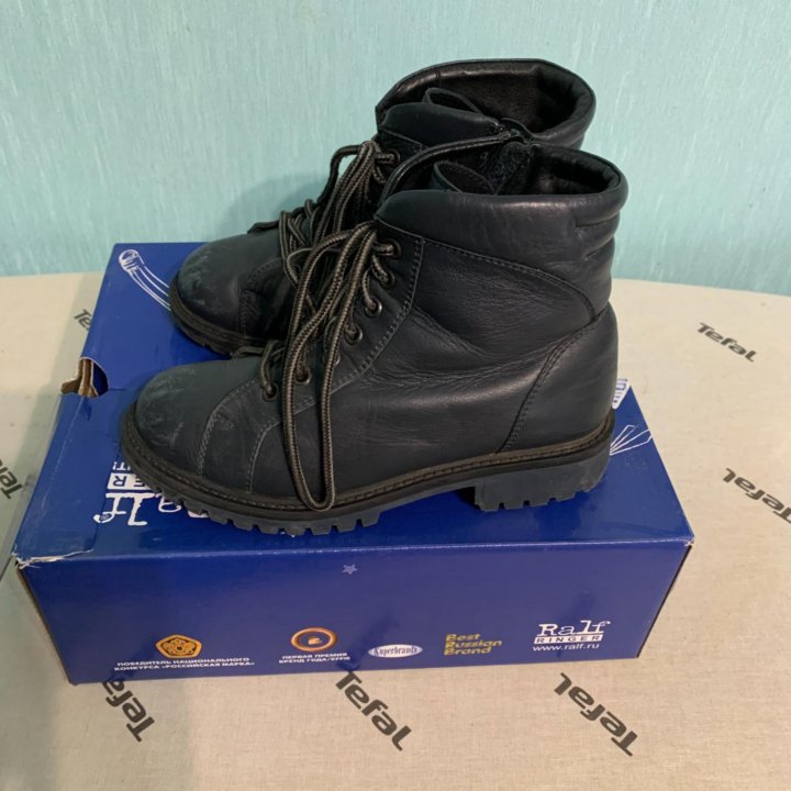 Продаю ботинки, р. 35