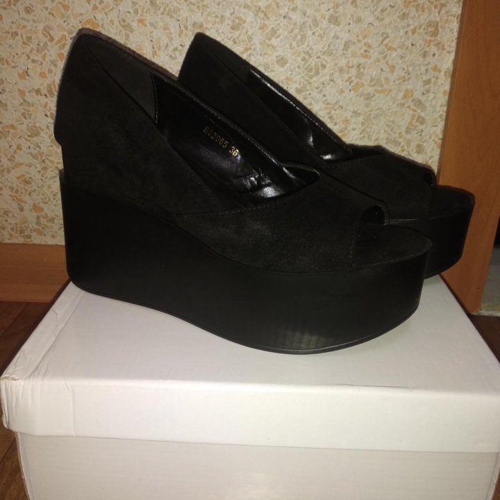 Сабо на платформе