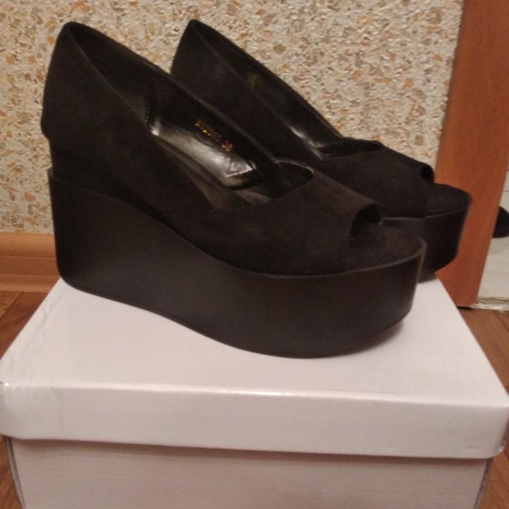 Сабо на платформе