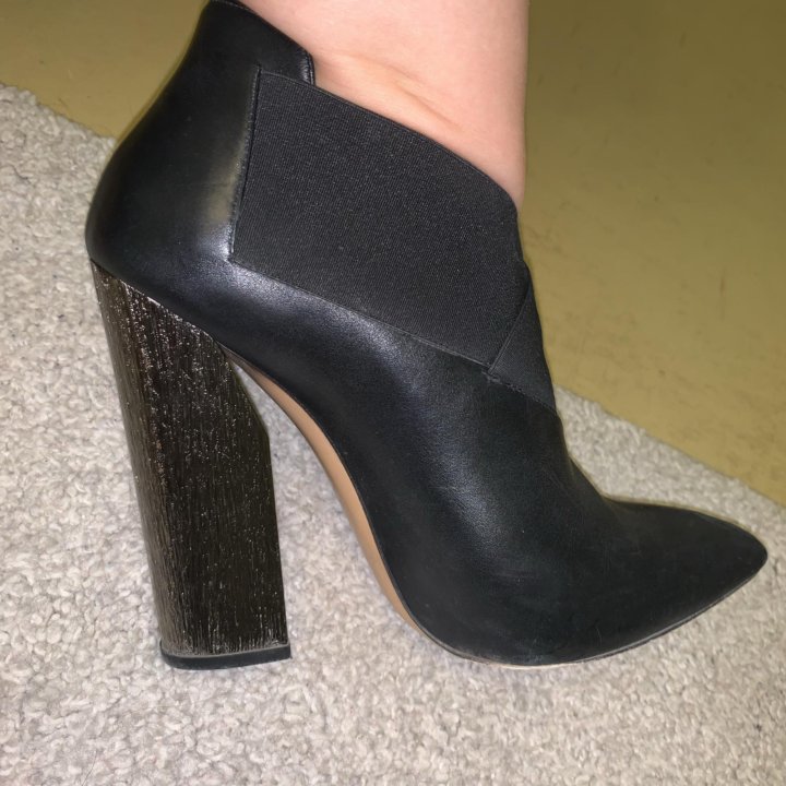 Ботильоны CASADEI