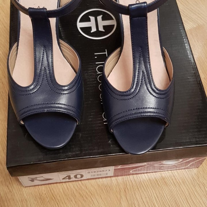 Босоножки 40