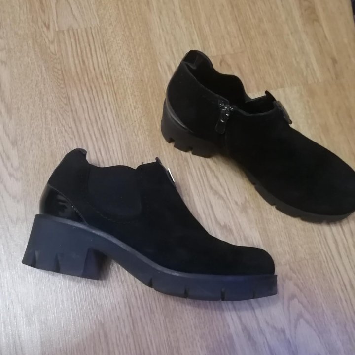 Женские ботинки