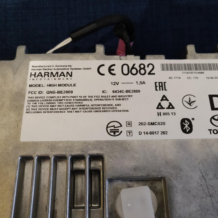 Штатное ГУ Toyota 510112 и/или навигация Harman