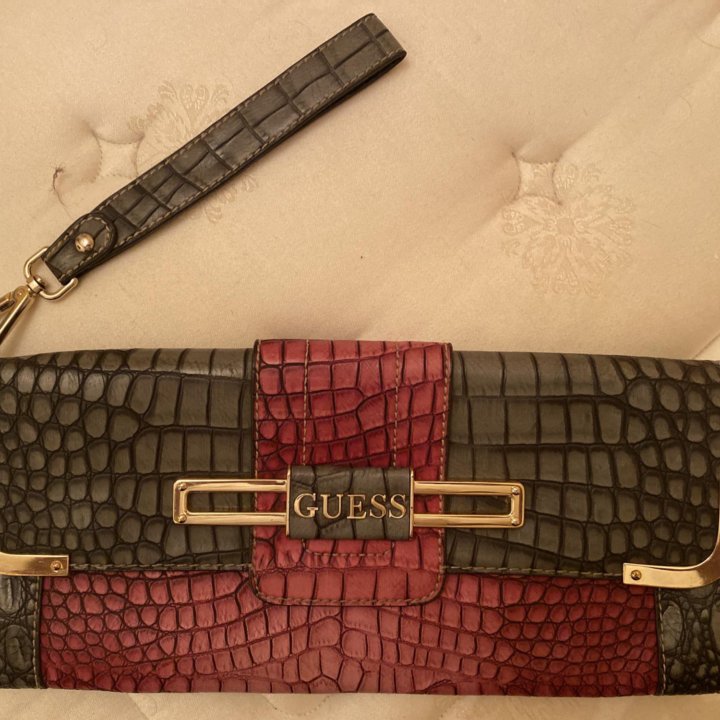 Клатч Guess