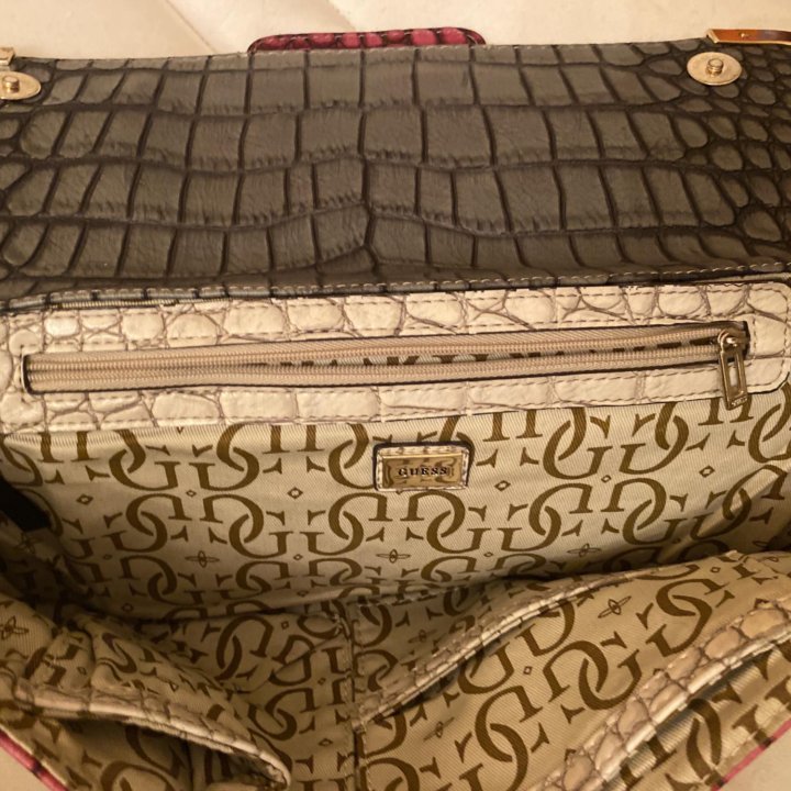 Клатч Guess
