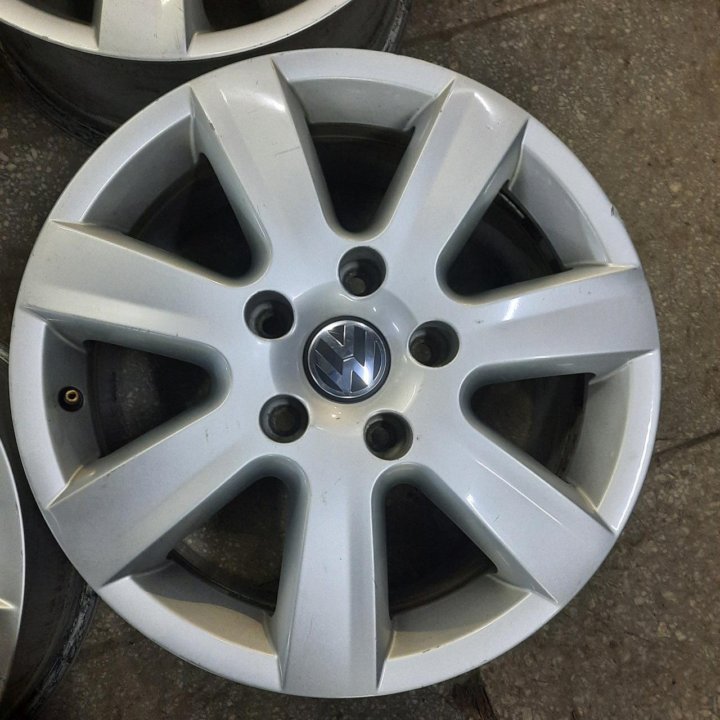 Литые диски Volkswagen (оригинал) R17 5x130 (№124)