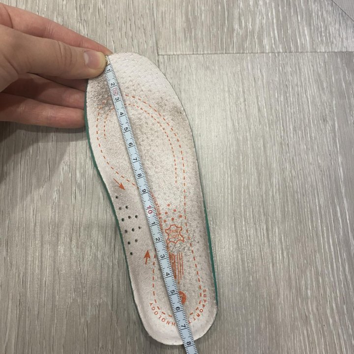 Кроссовки 27р