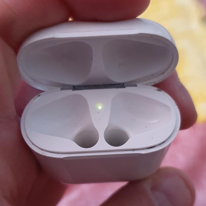 Продам кейс от airpods A 1602.