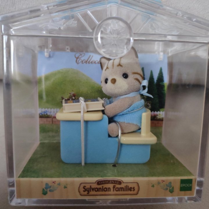 Котенок в кейсе Sylvanian families