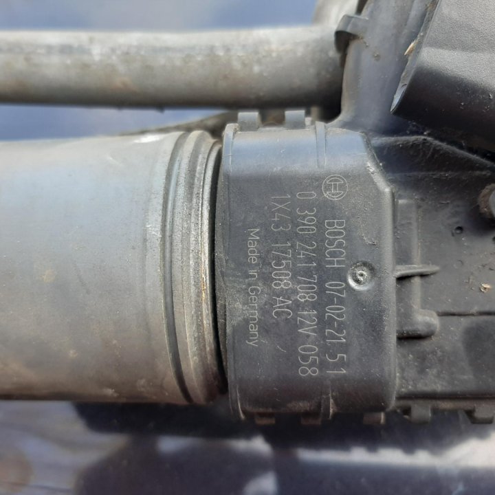 Трапеция стеклоочистителей Jaguar X-Type