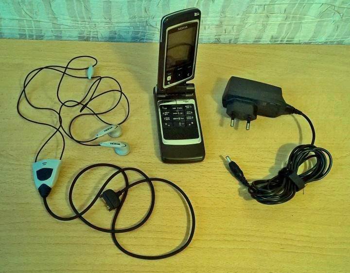 Сотовый телефон Nokia 6260 Раскладушка + гарнитура