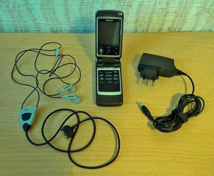 Сотовый телефон Nokia 6260 Раскладушка + гарнитура