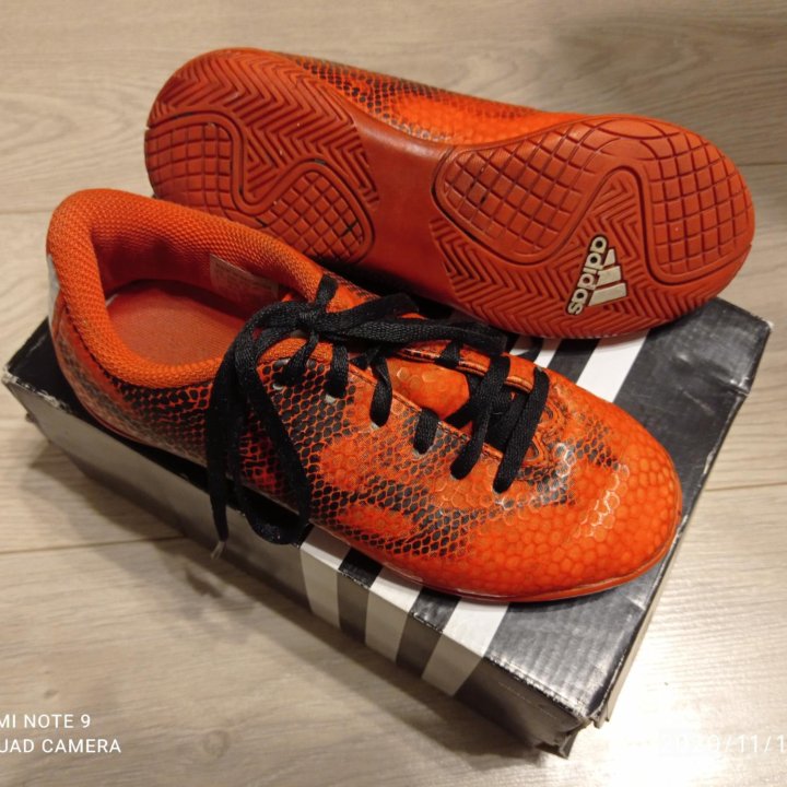 Футзалки Adidas, р.32