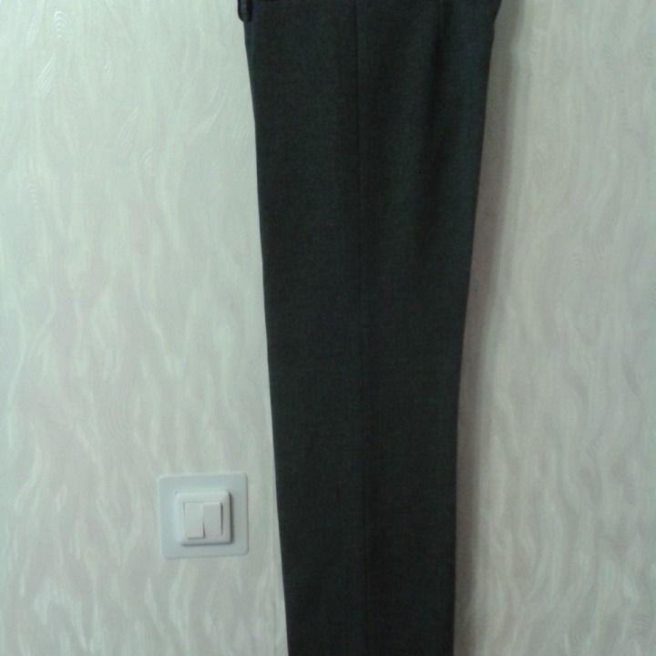 Костюм тройка (пиджак, юбка, брюки) серого цвета