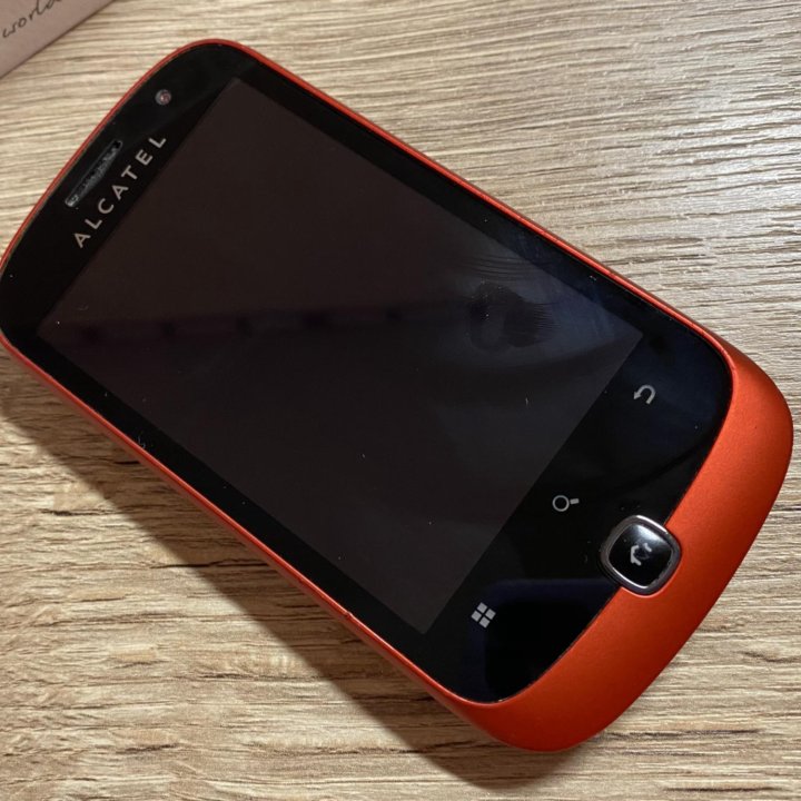 Смартфон Alcatel One Touch 990