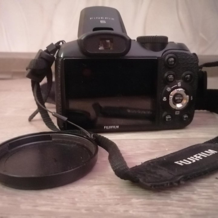 FUJIFILM FINEPIX S2980.