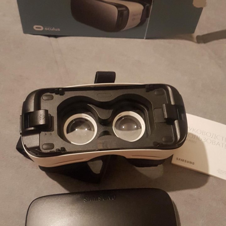 Очки виртуальной реальности Samsung Gear VR