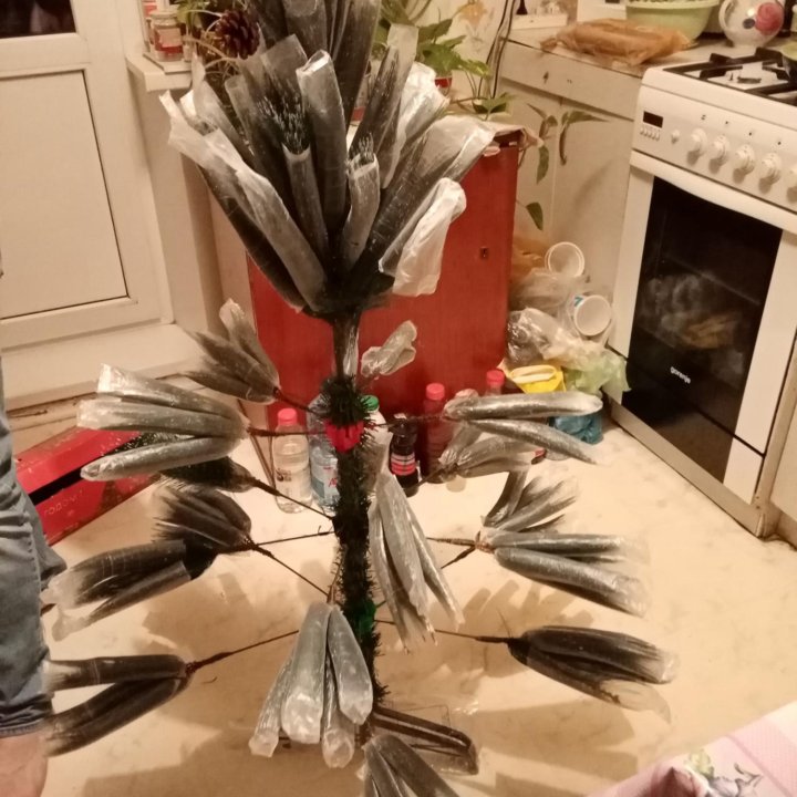 Новогодняя ёлка. 1.5 метра, пушистая с шишками